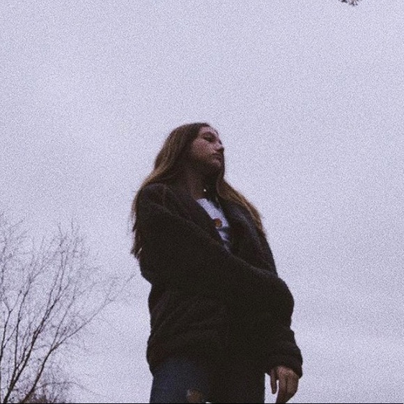 Meet your Posher, Ava - Picture 1 of 1